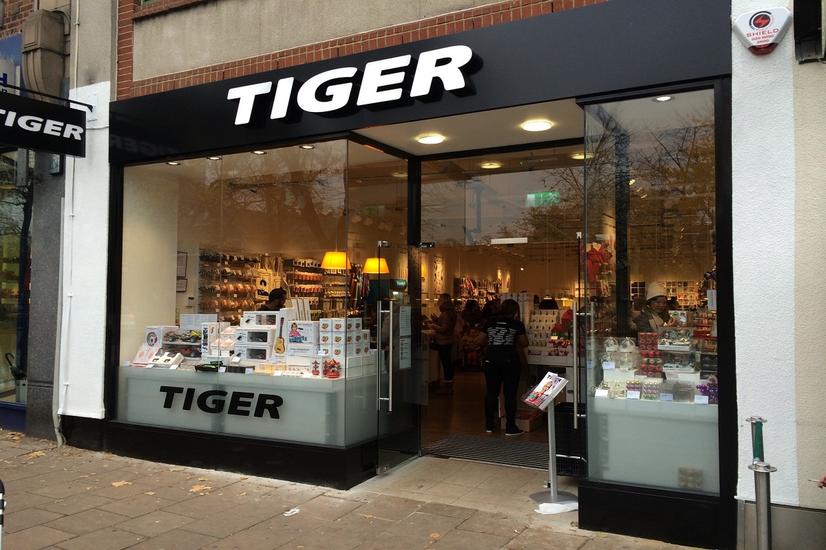 The Best  and Stunning Shop  front  Fitters Croydon Erin 