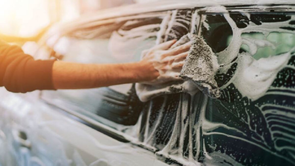 A Complete Guide Explaining The Do's and Don'ts of Car Washing